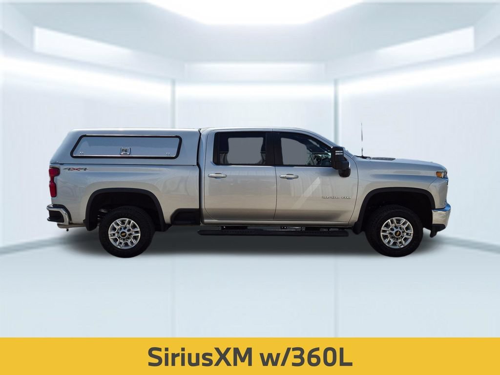 Used 2022 Silver Ice Metallic Chevrolet LT image 8