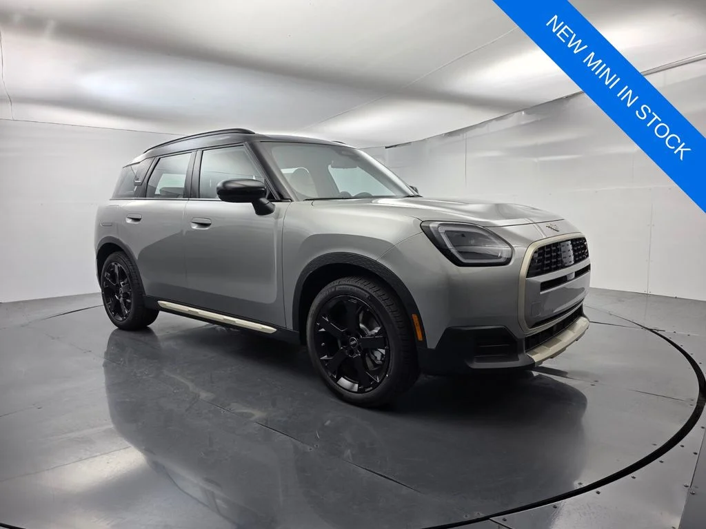 New 2026 Silver MINI Signature Plus image 1