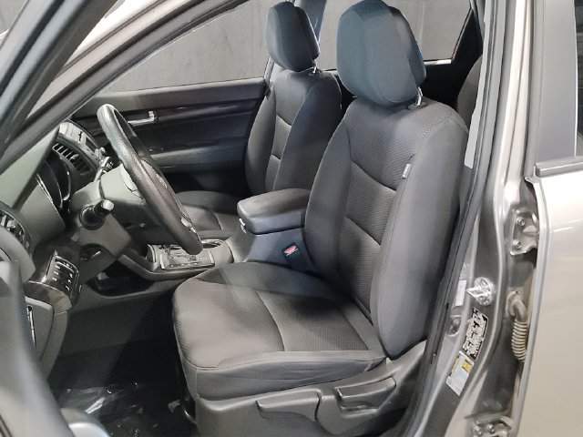 Used 2011 Titanium Silver Kia LX image 4