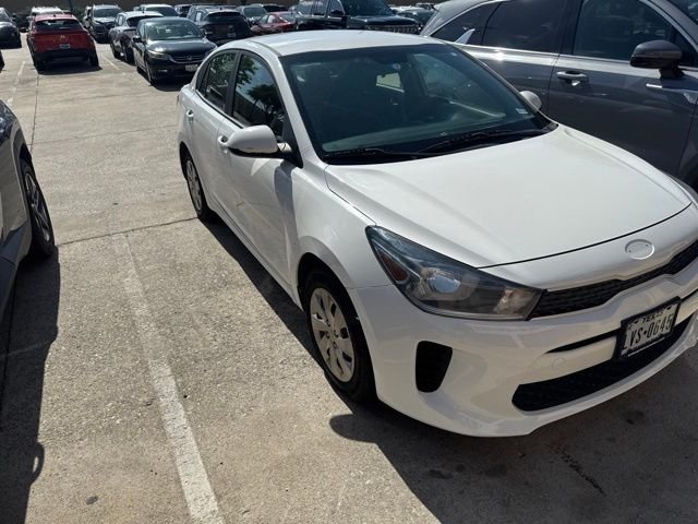 Used 2018 White Kia S image 6
