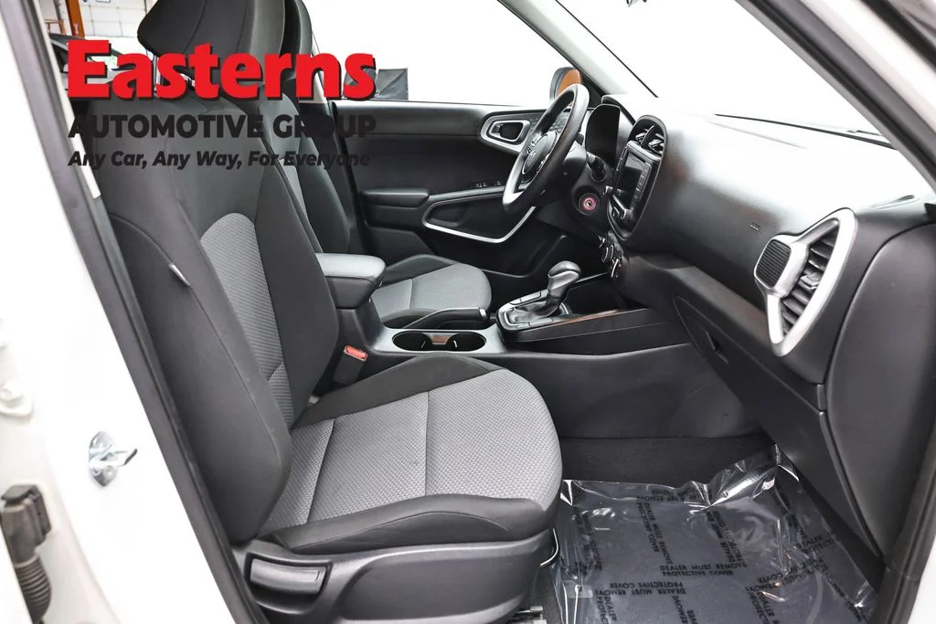 Used 2023 White Kia LX image 23