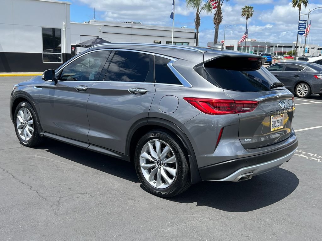 Used 2020 Gray INFINITI LUXE image 8