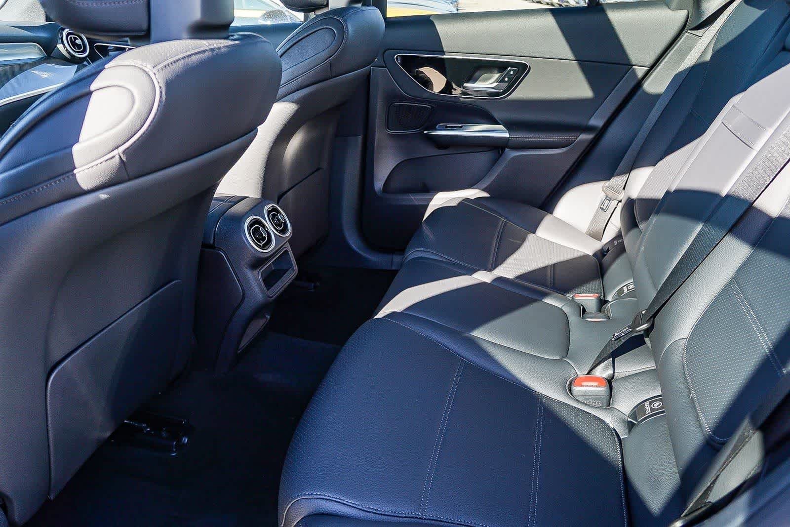 New 2026 Verde Silver Metallic Mercedes-Benz GLC 300 image 18