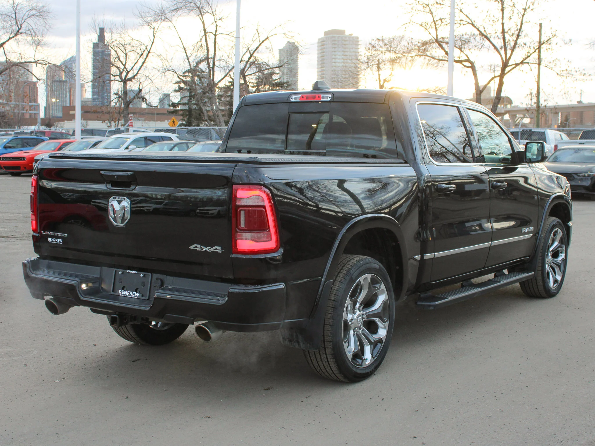 Certified Used 2023 Black RAM Limited * No Accidents | HEMI V8 | Alpine | Heated Seats | Apple CarPlay | Tonneau Cover image 15