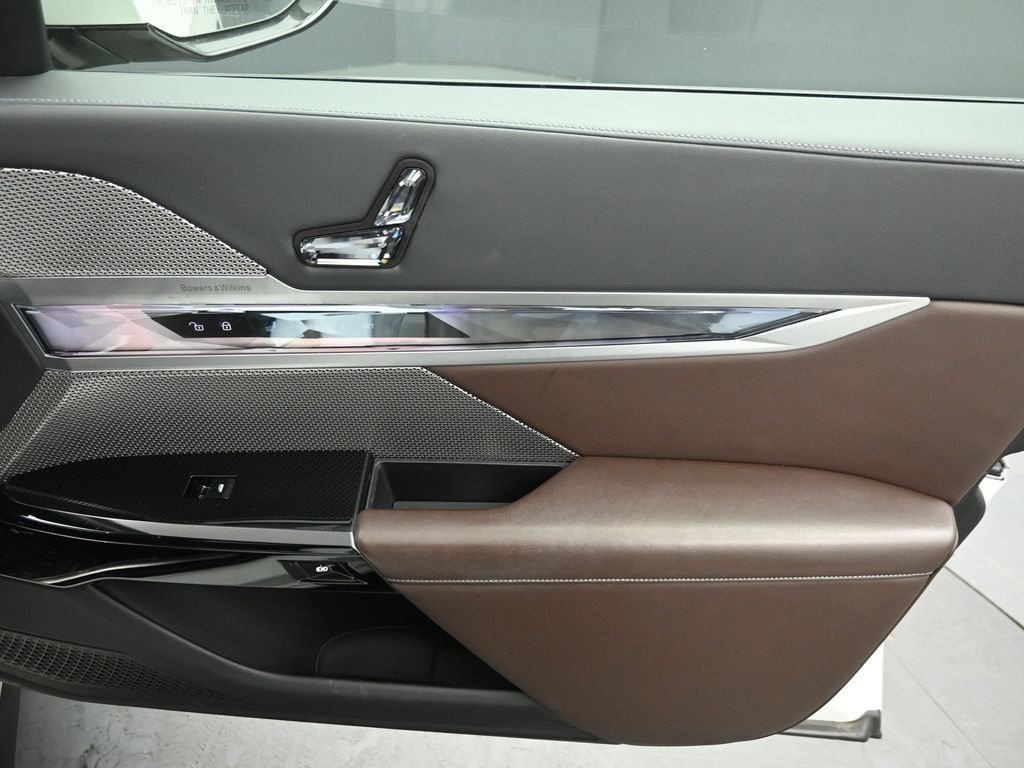 2023 BMW 760I - Image 31