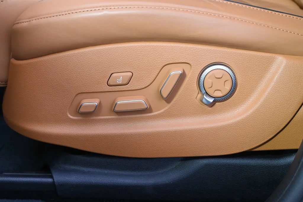 Used 2025  Genesis 3.5T Prestige image 14