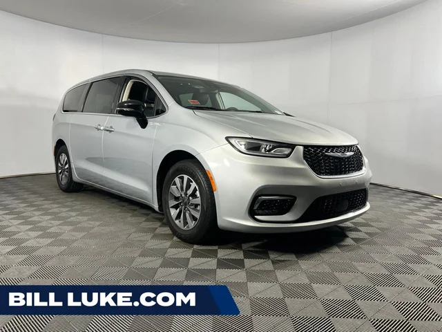 2024 Chrysler Pacifica Hybrid Select