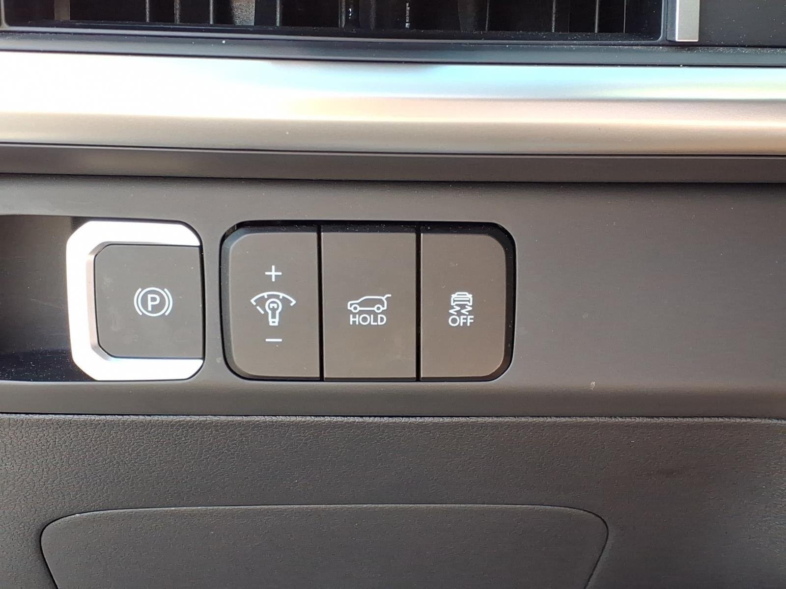 Used 2025 Serenity White Hyundai SEL image 7