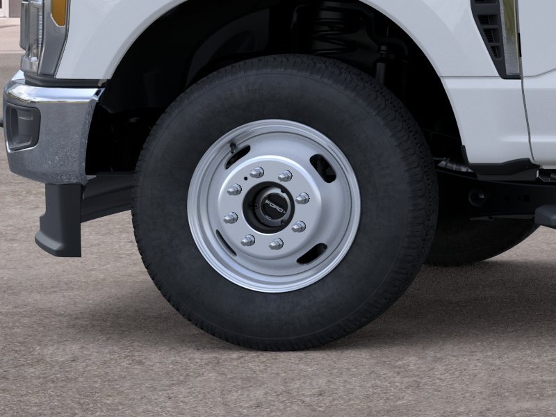 New 2025 Oxford White Ford F-350® XL image 19