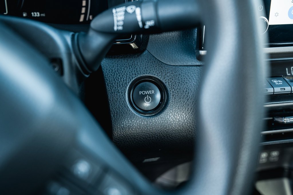 Certified Used 2025 Ice Toyota LE image 17