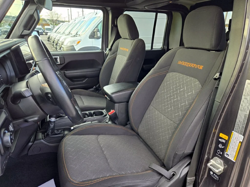 Used 2024 Gray Jeep Mojave image 14