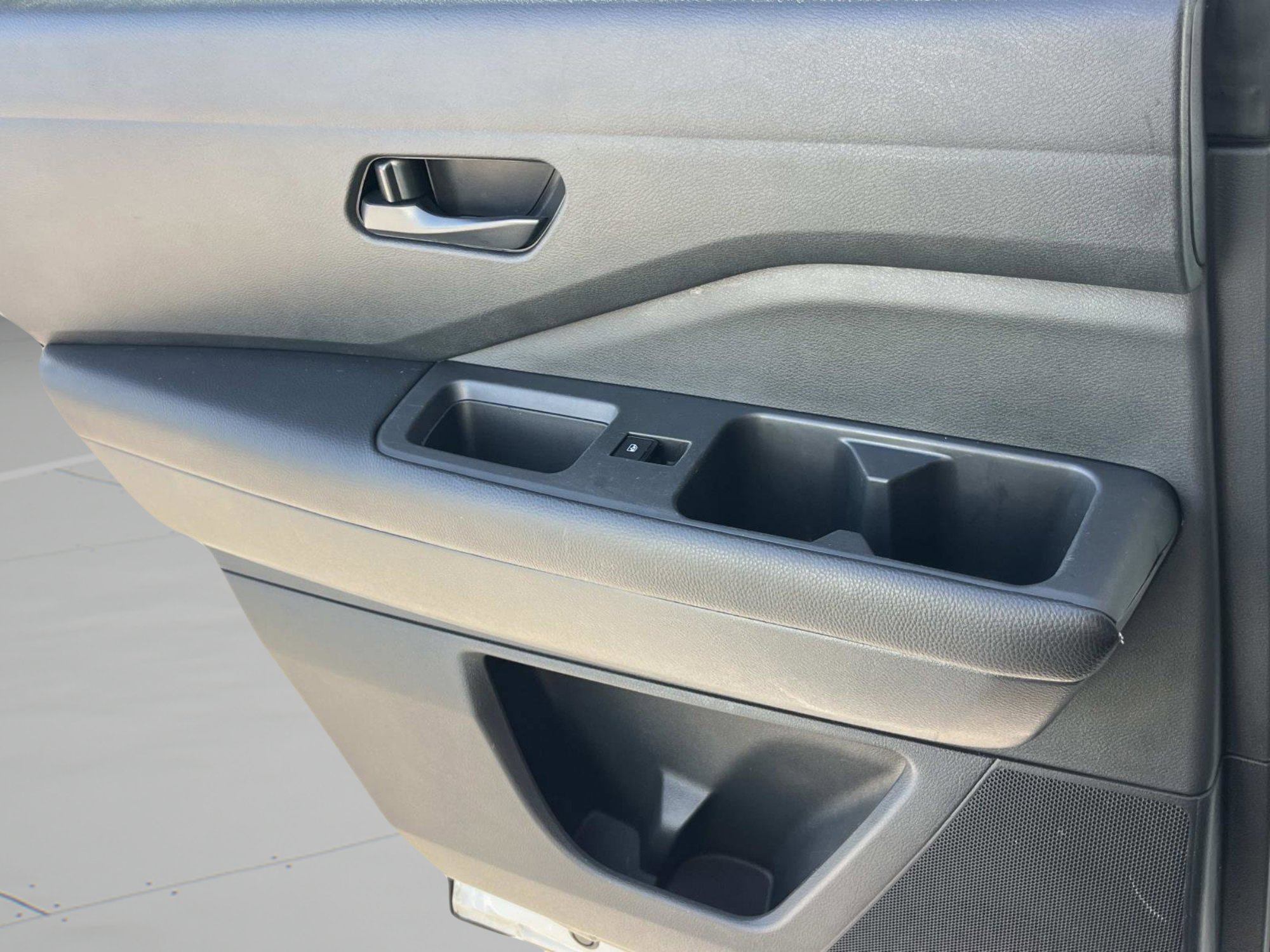 Used 2023 Pearl White Tricoat Nissan SV image 15