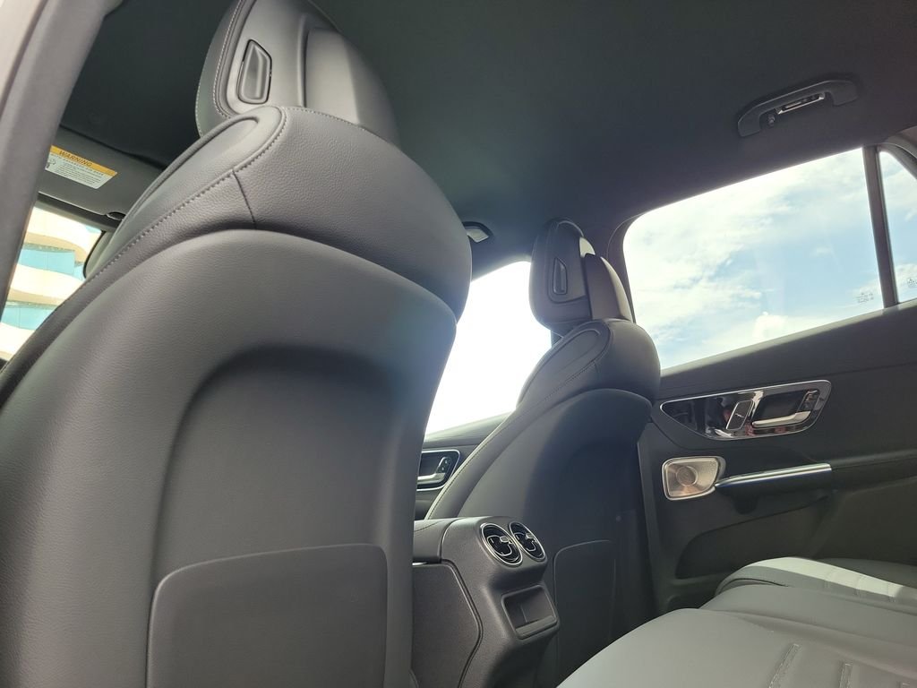 2026 Mercedes-Benz GLC Base - Photo 12