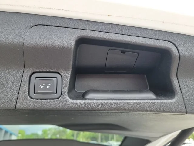2023 GMC Acadia SLT - Photo 19