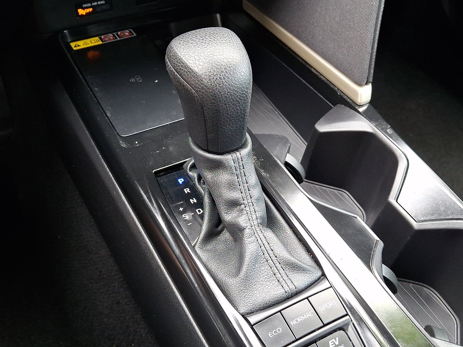 Used 2025 Underground Toyota LE image 13