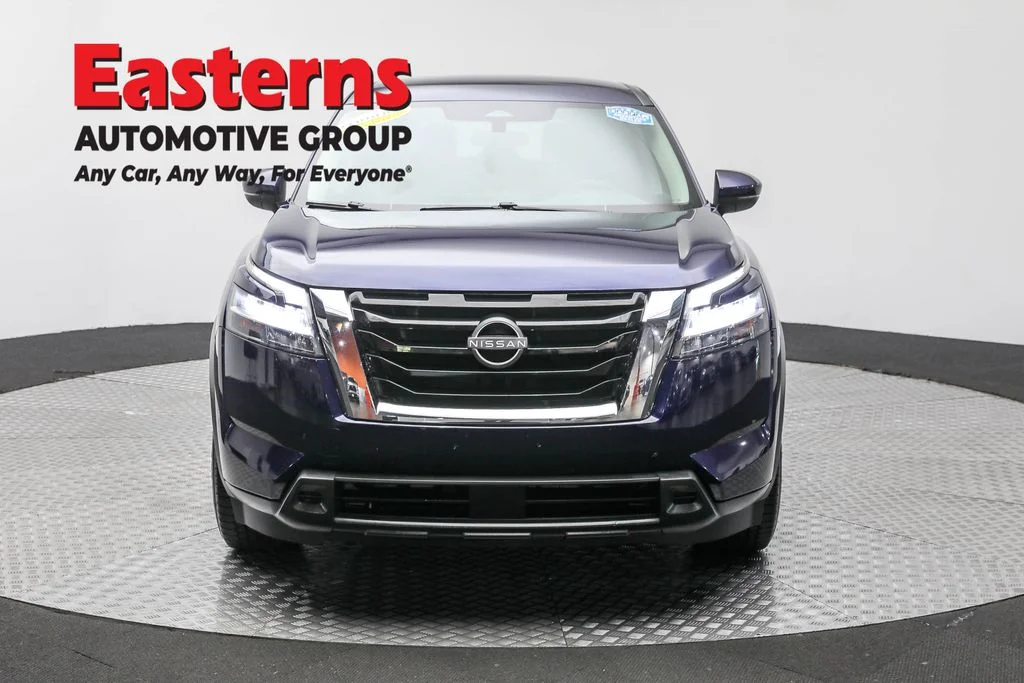 Used 2022 Blue Nissan S image 2