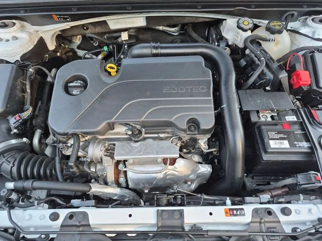 Used 2024 White Chevrolet LT image 25