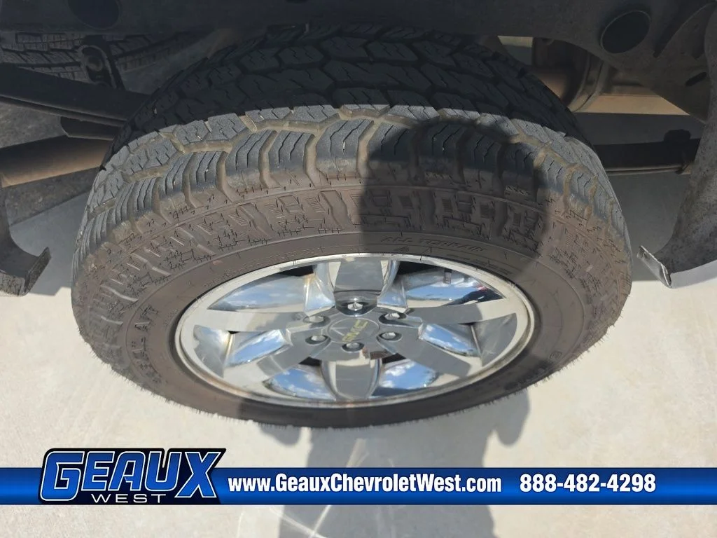 Used 2012 White Chevrolet LT image 12