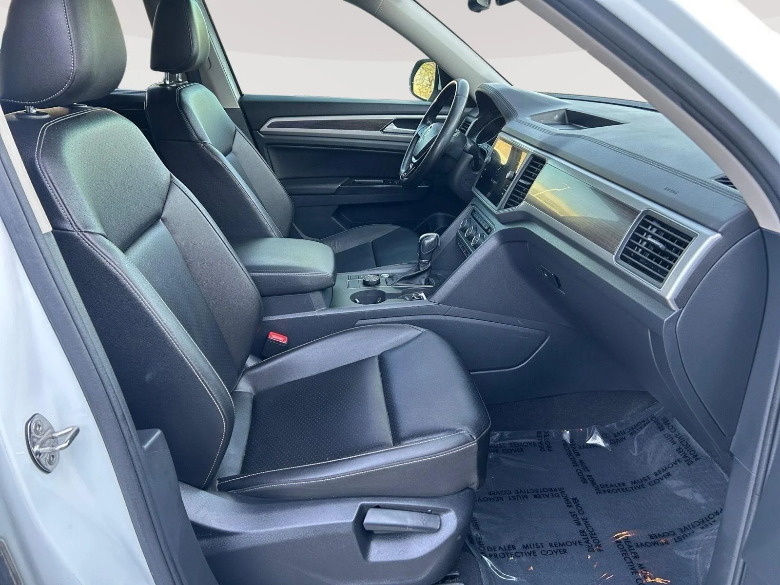 Used 2019 WHITE Volkswagen 3.6L V6 SE w/Technology image 17