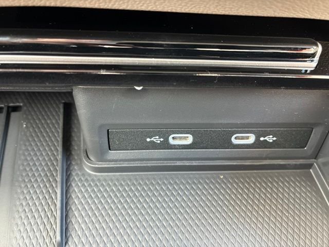 New 2026 Opal White Pearl Volkswagen SE w/Technology image 21