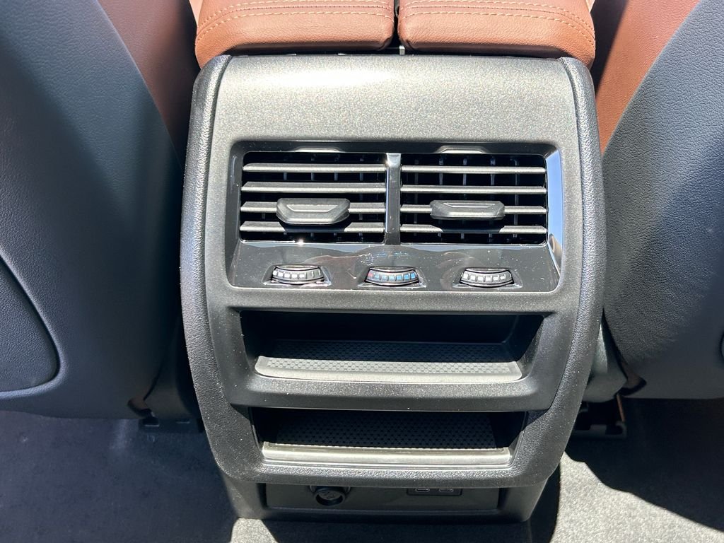 2026 BMW X5 50e - Photo 33