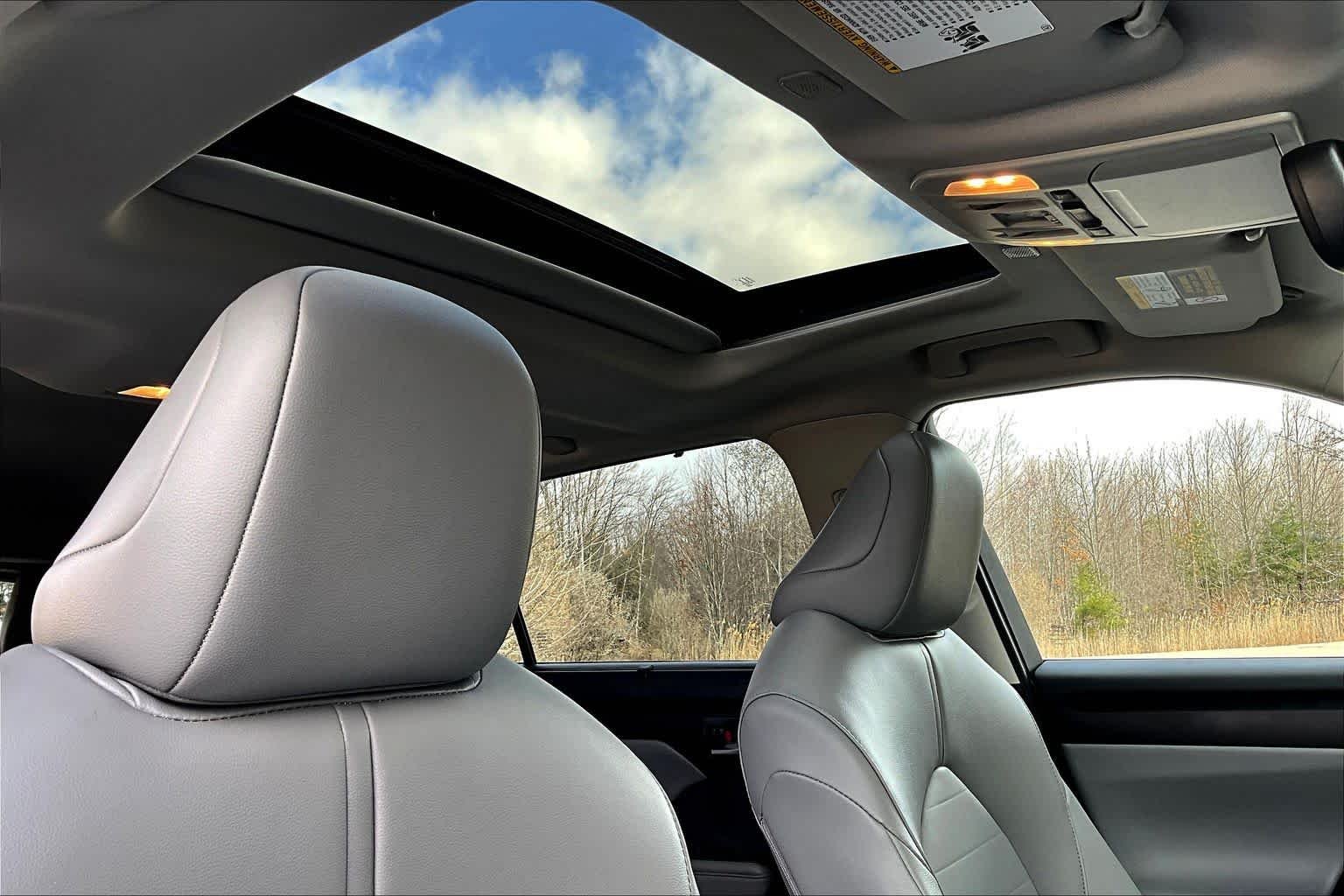 2025 Toyota Highlander XLE - Photo 14