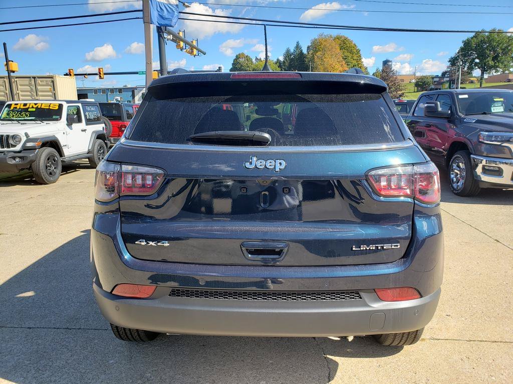 New 2026 Fathom Blue Pearl-Coat Exterior Paint Jeep Limited image 4