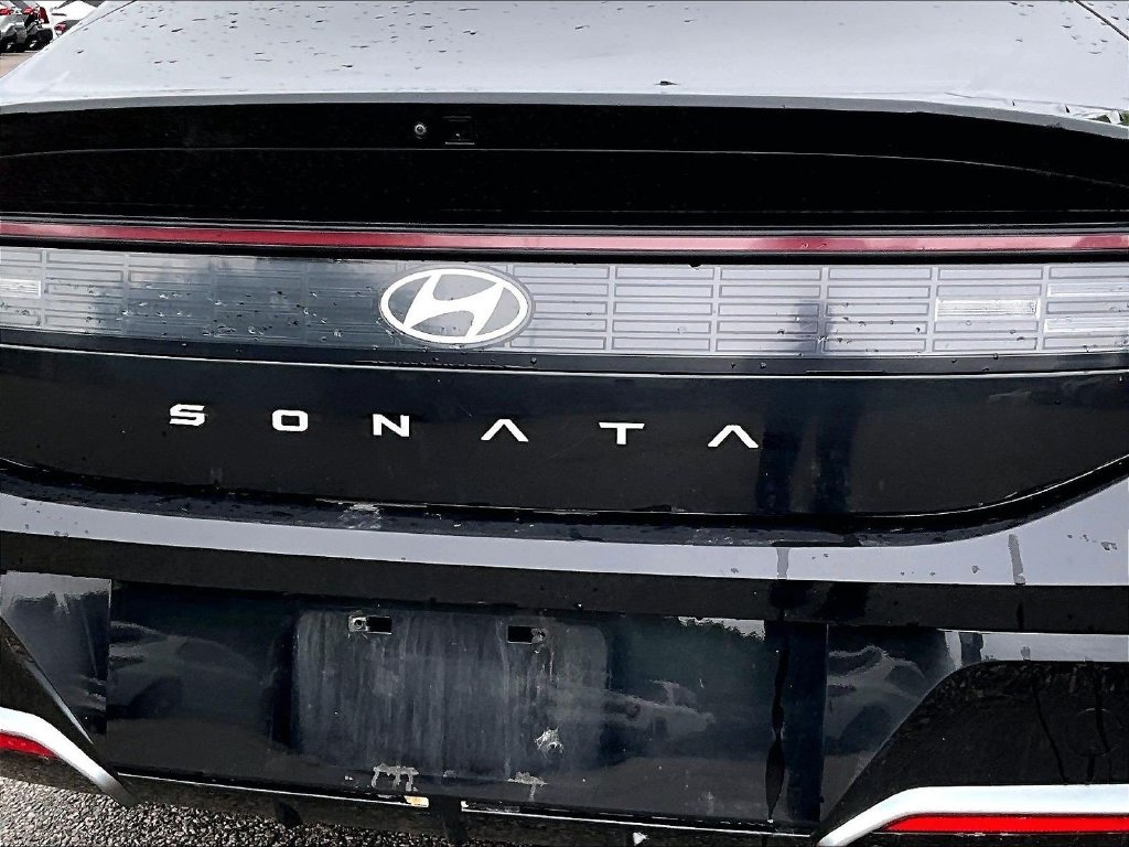 Used 2024 Black Hyundai SEL image 10