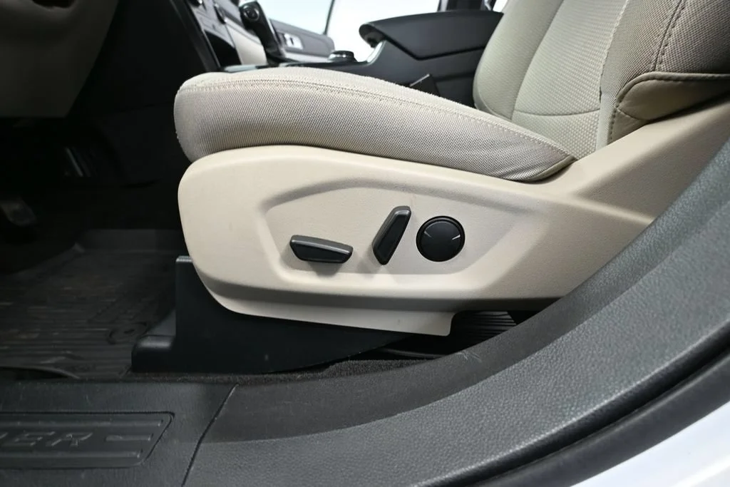 Used 2019 White Ford XLT image 15