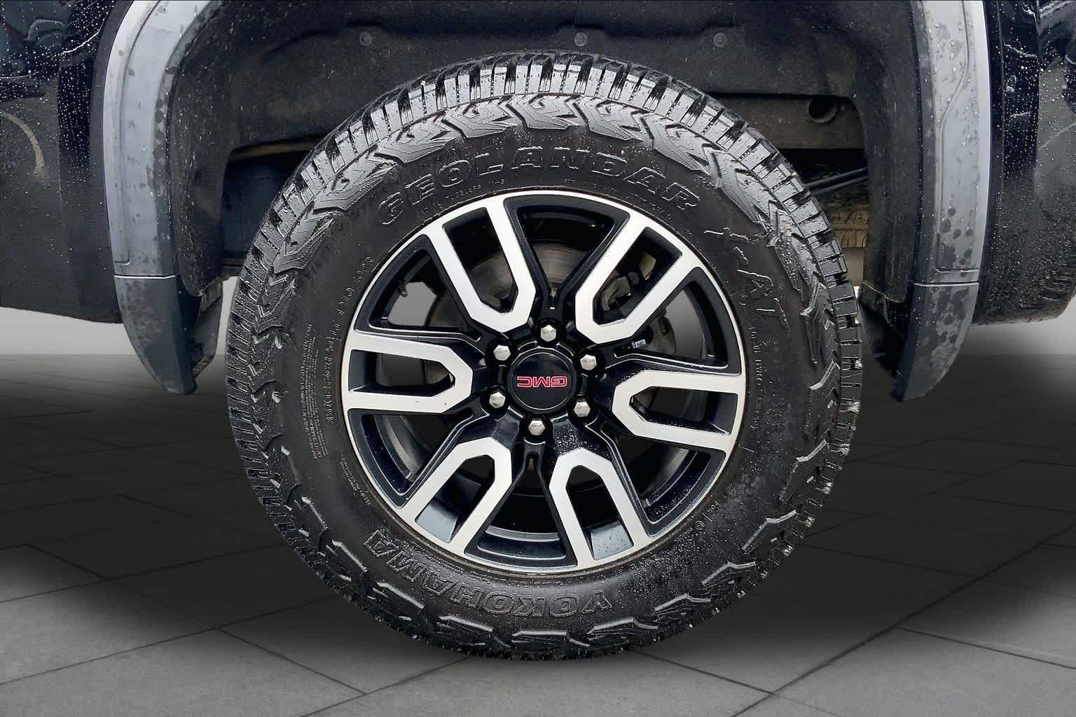 Used 2021 Onyx Black GMC AT4 image 10