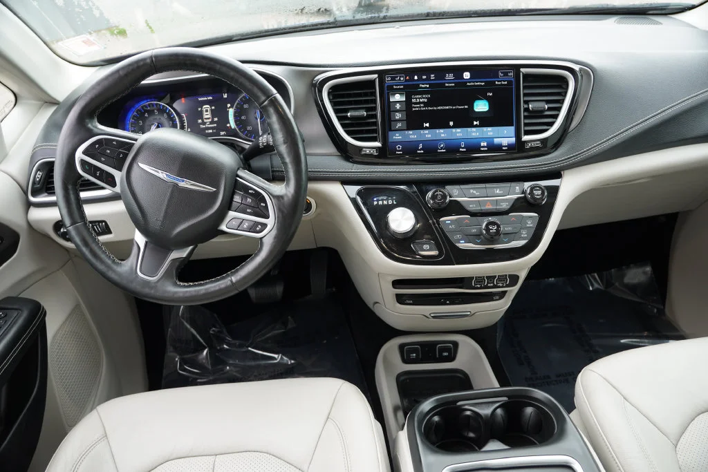 Used 2021 Blue Chrysler Touring L image 20