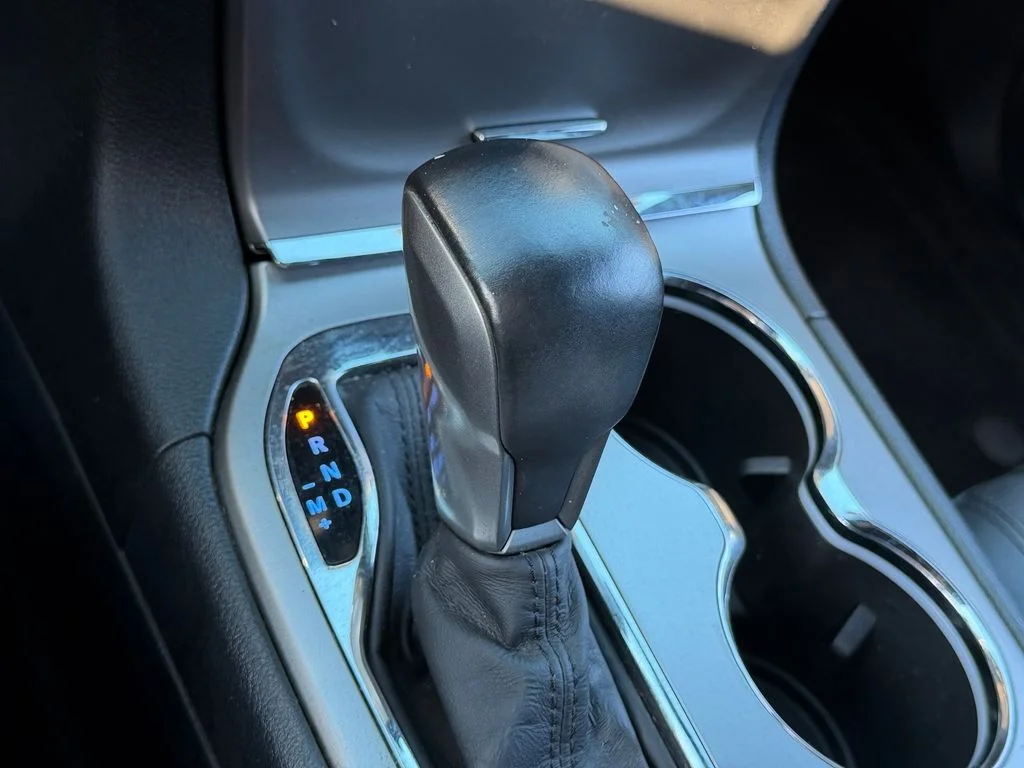 Used 2018 Gray Jeep Laredo E image 21