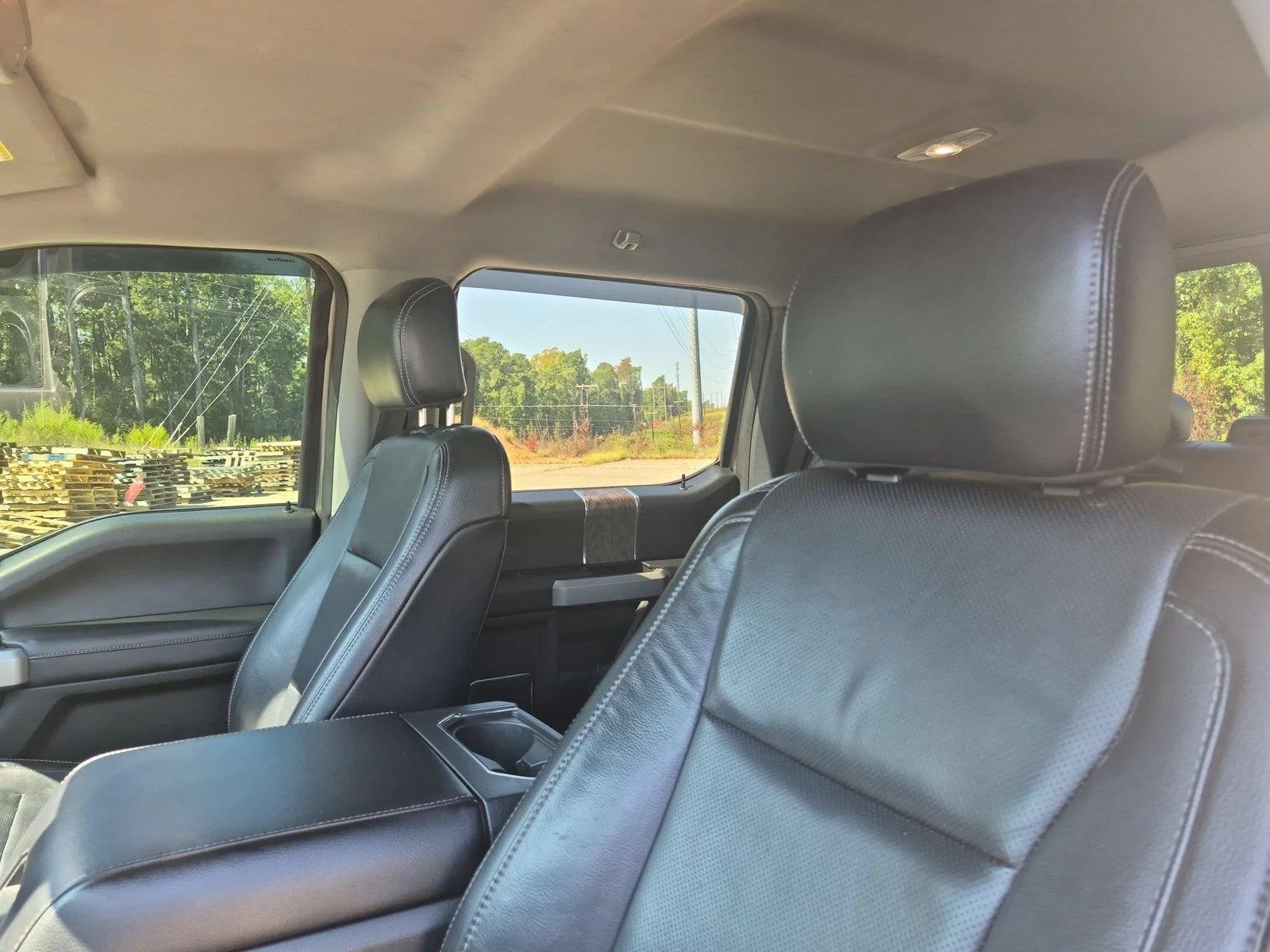 Used 2018 Stone Gray Metallic Ford LARIAT image 17