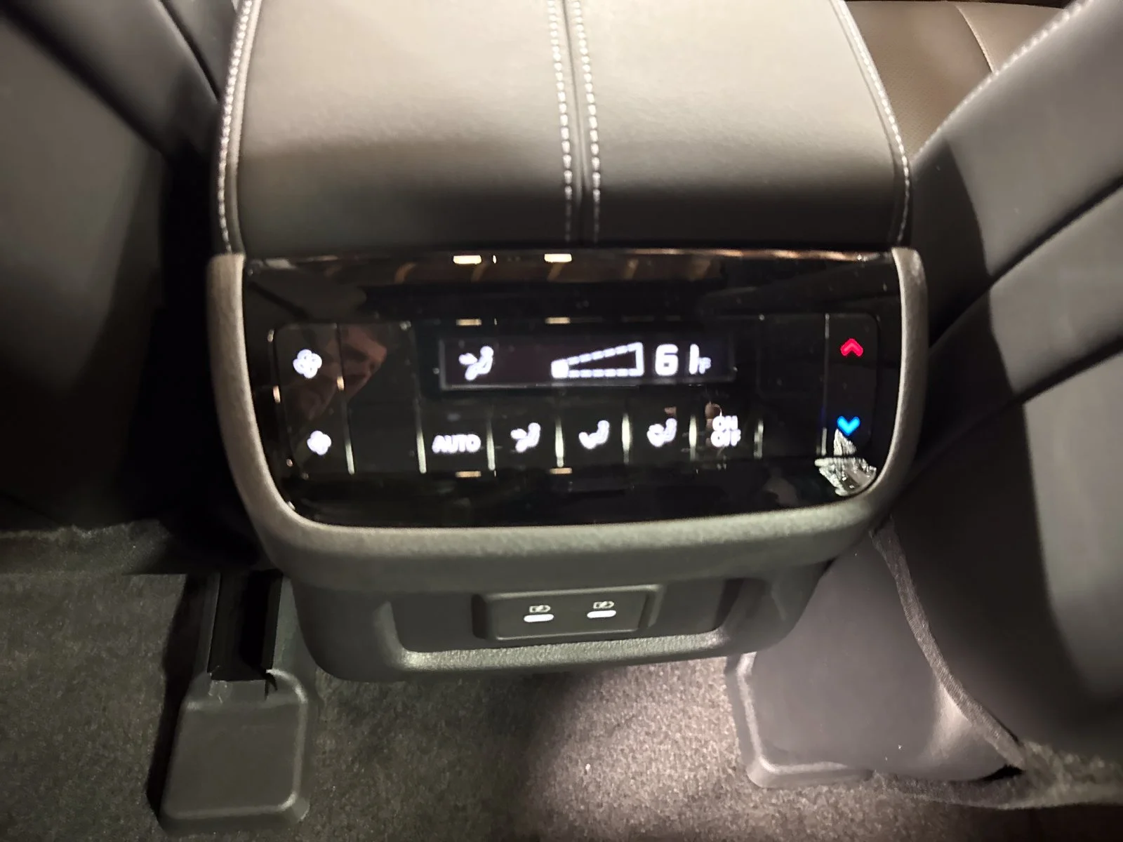 New 2027 RADIANT WHITE INFINITI Luxe AWD image 23