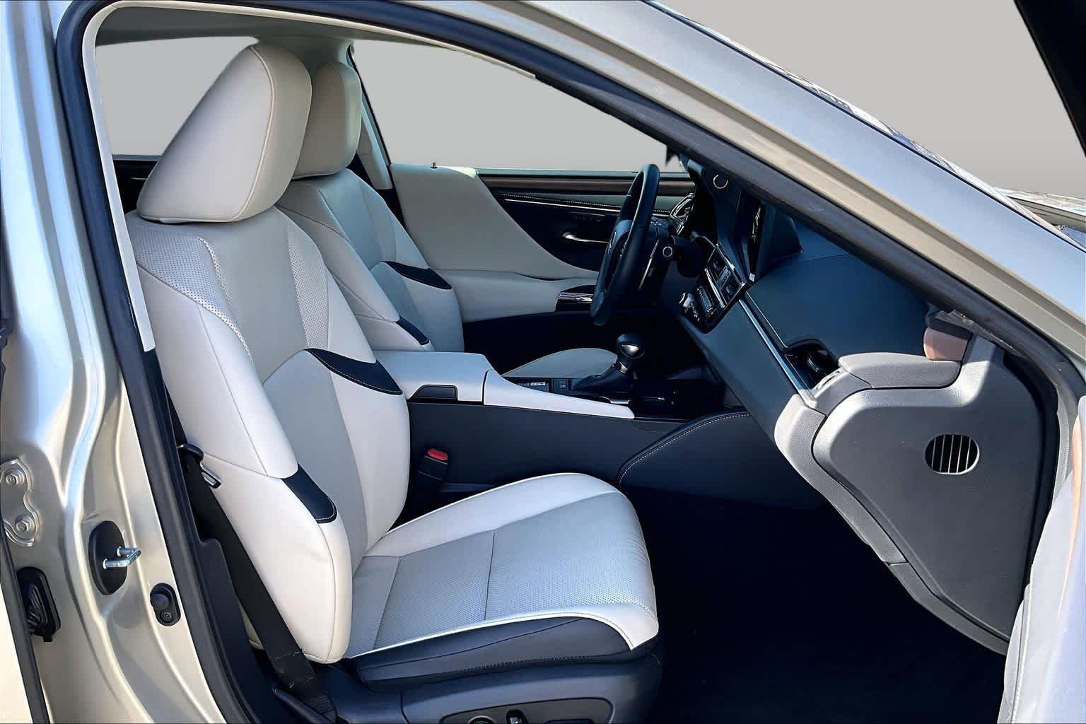 Used 2023 Moonbeam Beige Metallic Lexus  image 8