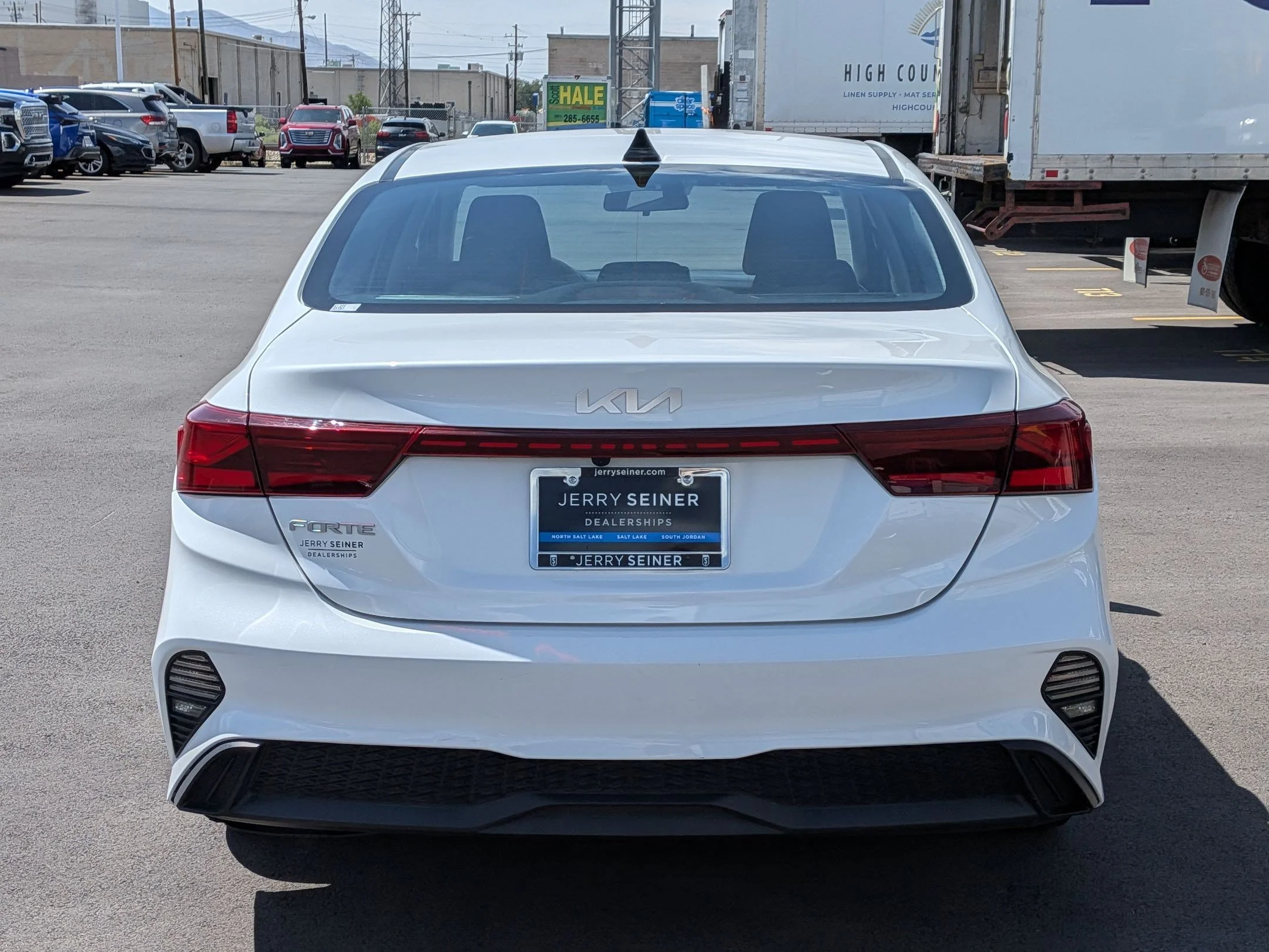 Used 2023 Snow White Pearl Kia LXS image 4