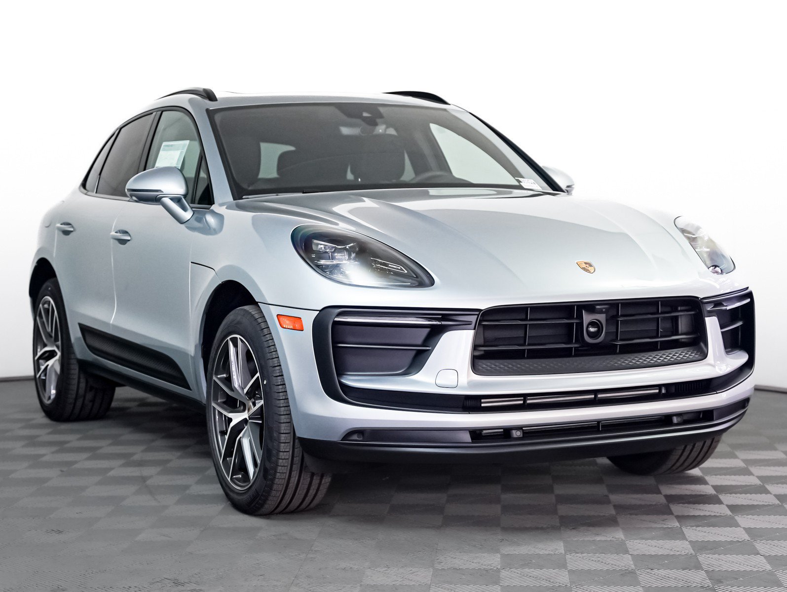 New 2026 DOLOMITE SILVER Porsche  image 7
