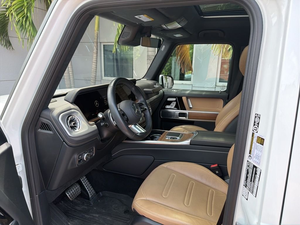 Used 2025 White Mercedes-Benz G 580 image 3