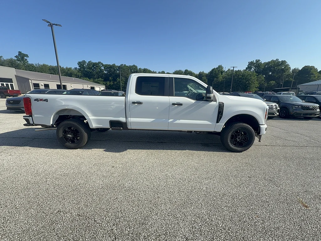 New 2026 Oxford White Ford XL image 7