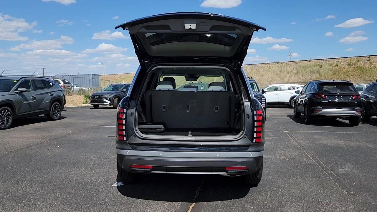 New 2026 Abyss Black Pearl Hyundai SEL 8P image 18