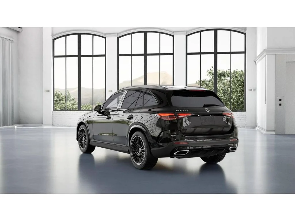 New 2027 Black Mercedes-Benz GLC 300 image 28