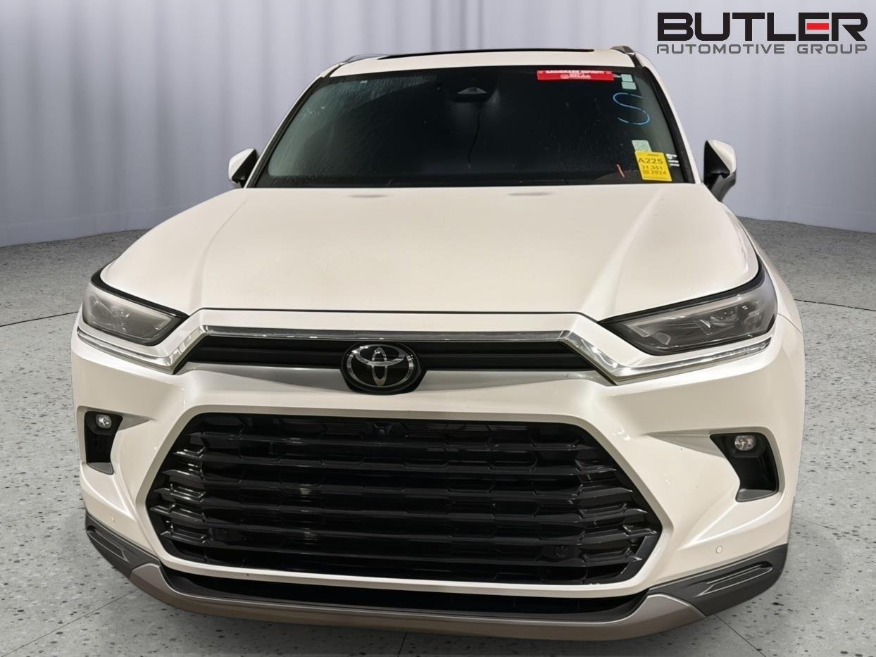 Used 2024 Wind Chill Pearl Toyota Limited image 4