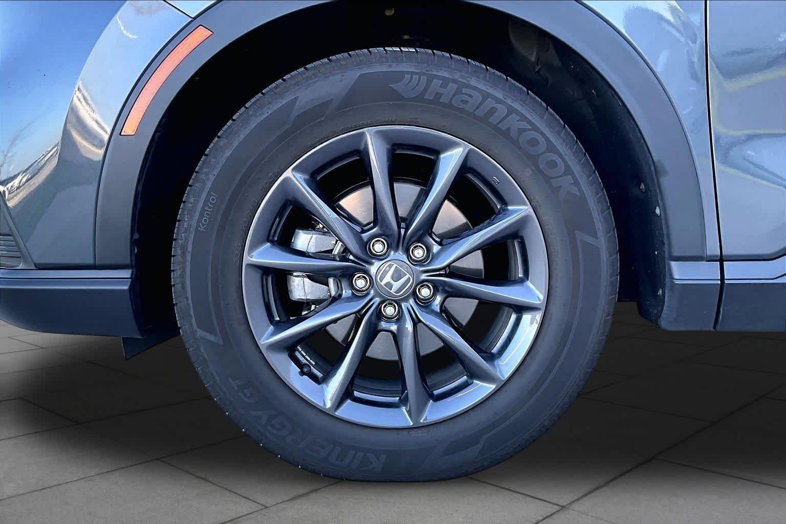 Used 2026 Meteorite Gray Metallic Honda EX-L image 11