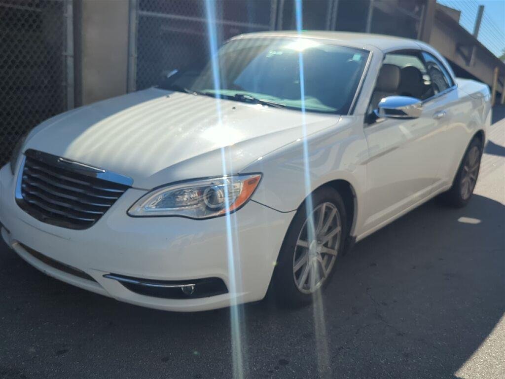 Used 2013 Chrysler 200 Limited with VIN 1C3BCBFG9DN674743 for sale in Atlanta, GA