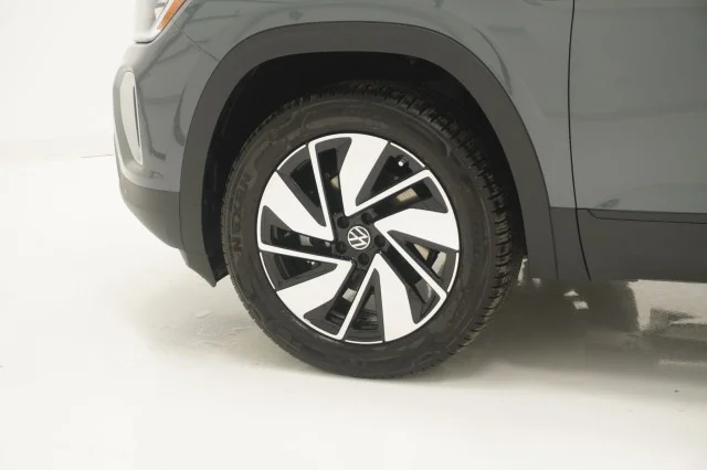 New 2026 Pure Gray Volkswagen 2.0T SE w/Technology image 12
