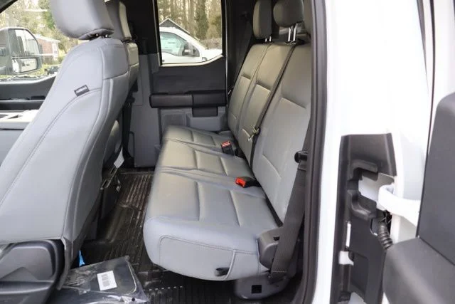 New 2026 Oxford White Ford F-550® XL image 28