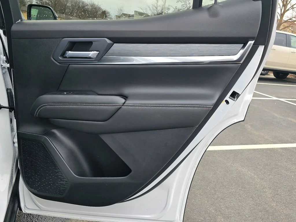 New 2026 Summit White GMC Elevation image 32