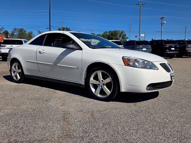 Used 2006 White Pontiac GT image 1