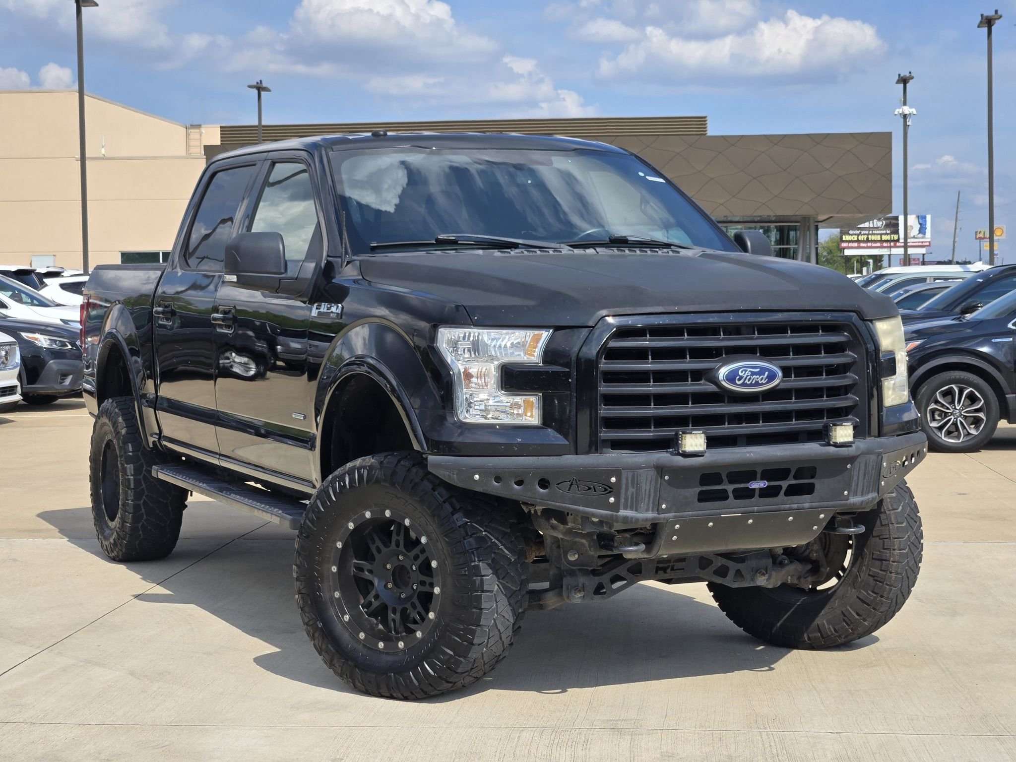 Used 2017 Shadow Black Ford XLT image 3