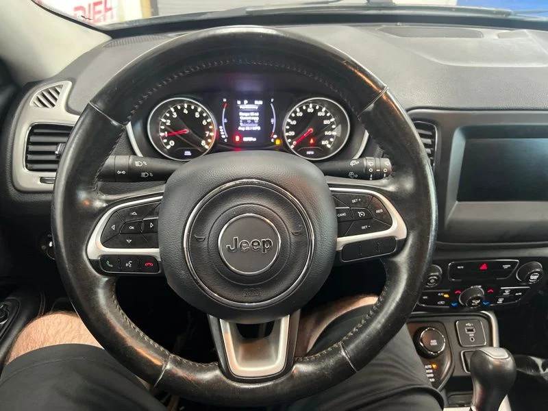 Used 2020 Gray Jeep Latitude image 23